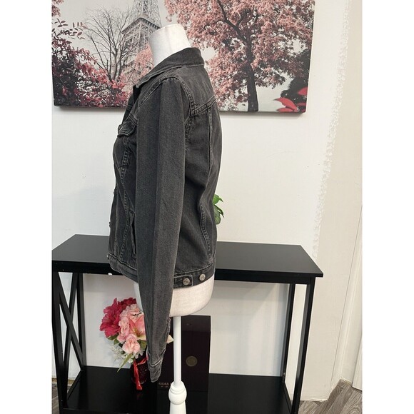 Gap Women’s  Denim Jacket Medium Wash XS Long Sleeve Button Down With Pockets - Picture 8 of 15